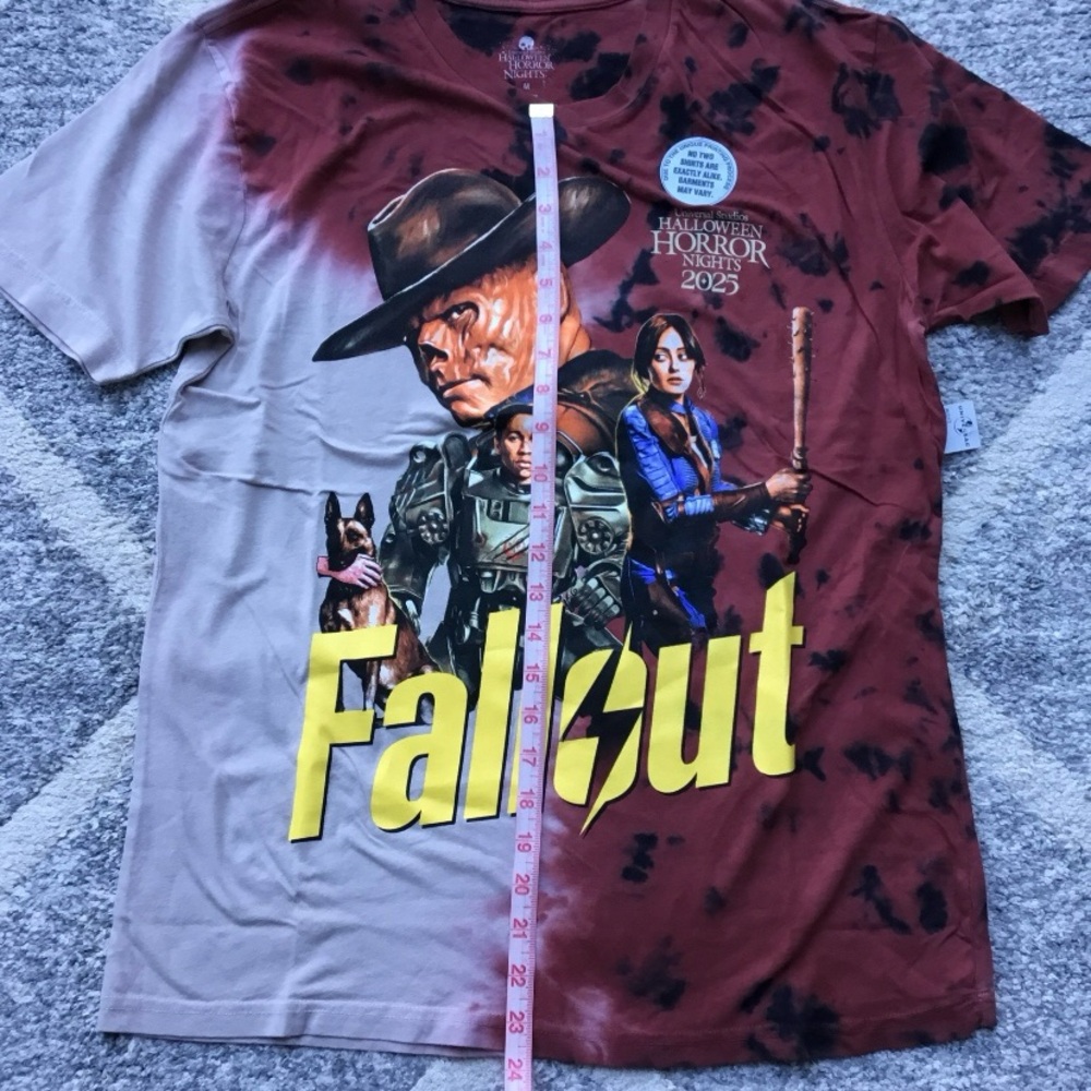 NWT HHN 2025 Fallout Graphic V-Neck Tee, Sz M - Picture 4 of 5